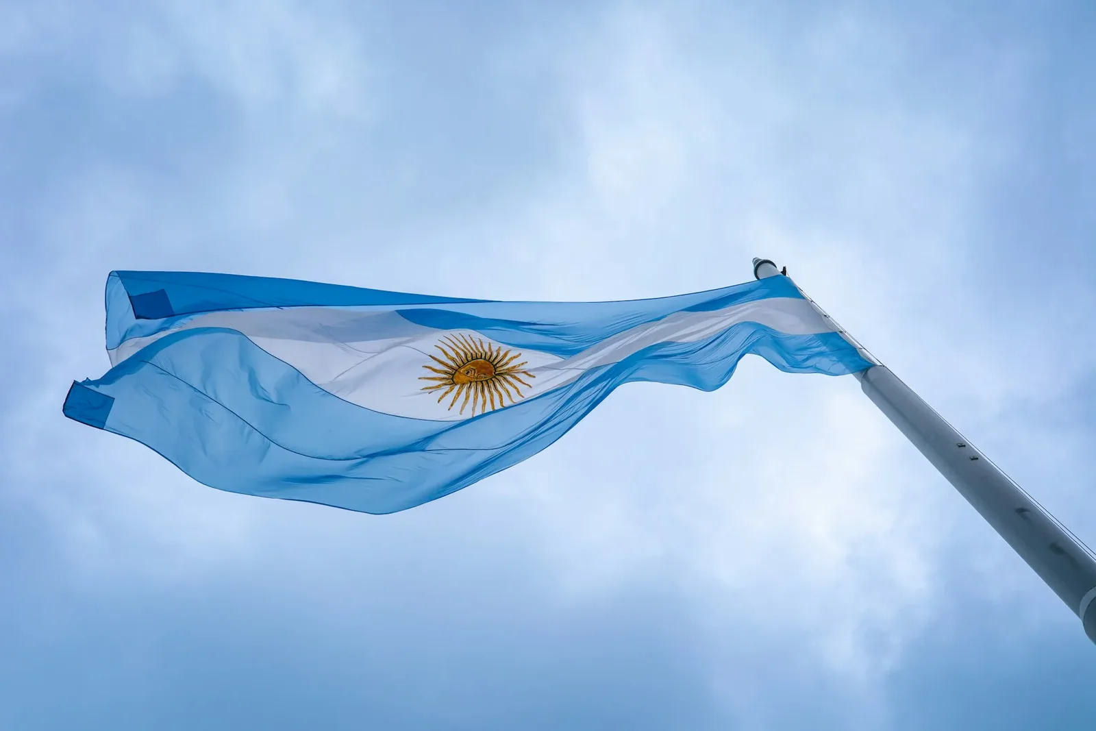Exportações puxam PIB argentino, enquanto investimento cai 11,1%