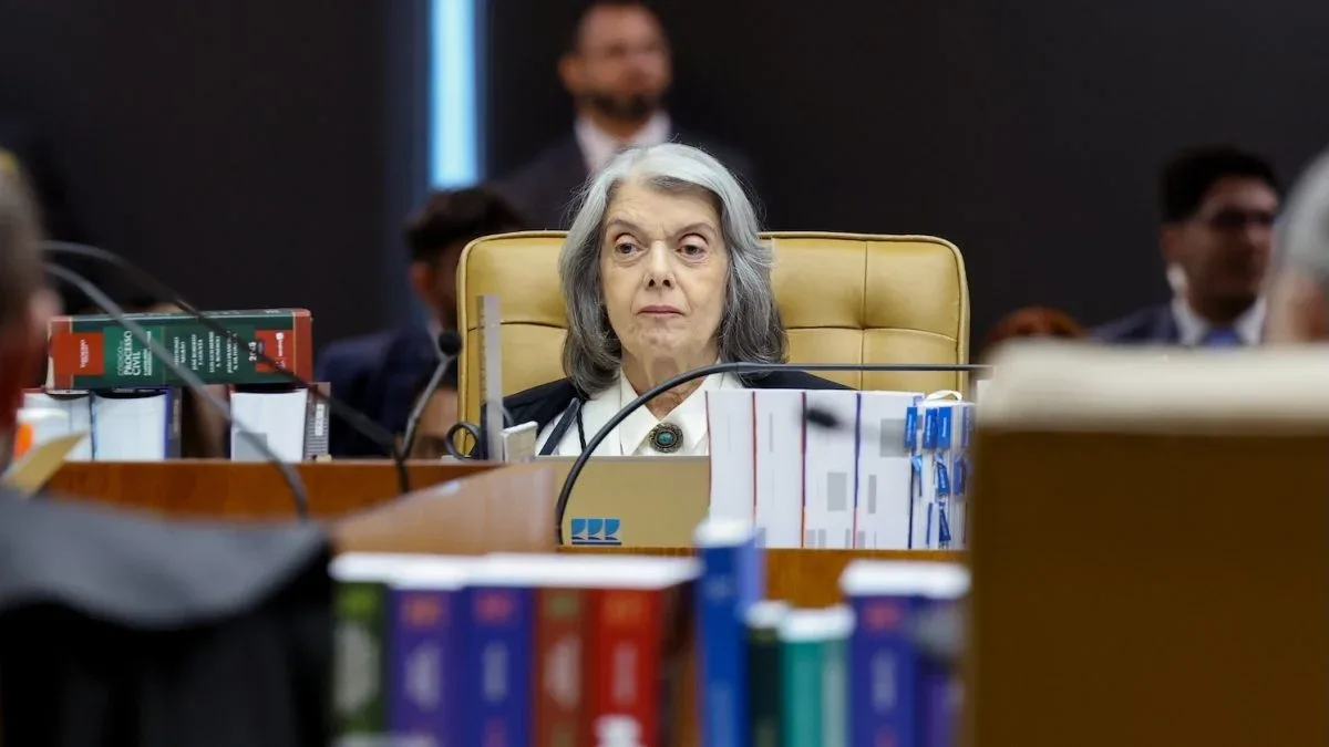 Cármen Lúcia critica crise e pressões sobre o Supremo