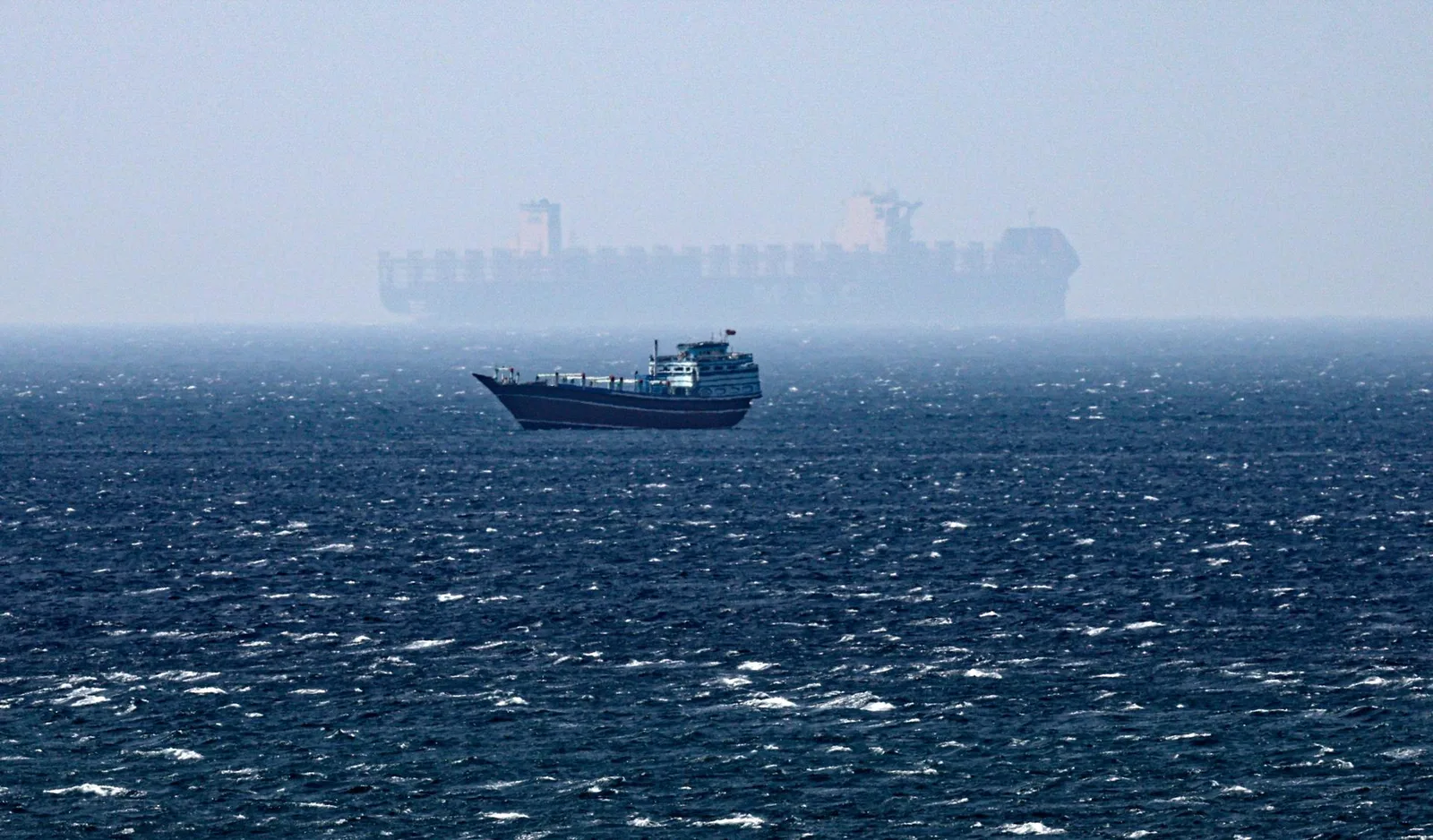 EUA dizem ter destruído cinco petroleiros iranianos perto de Ormuz