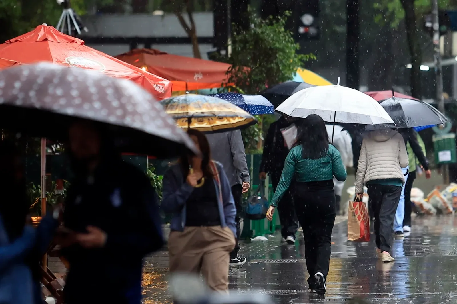 Ciclone na Argentina reforça alerta de chuva forte e granizo no Sul