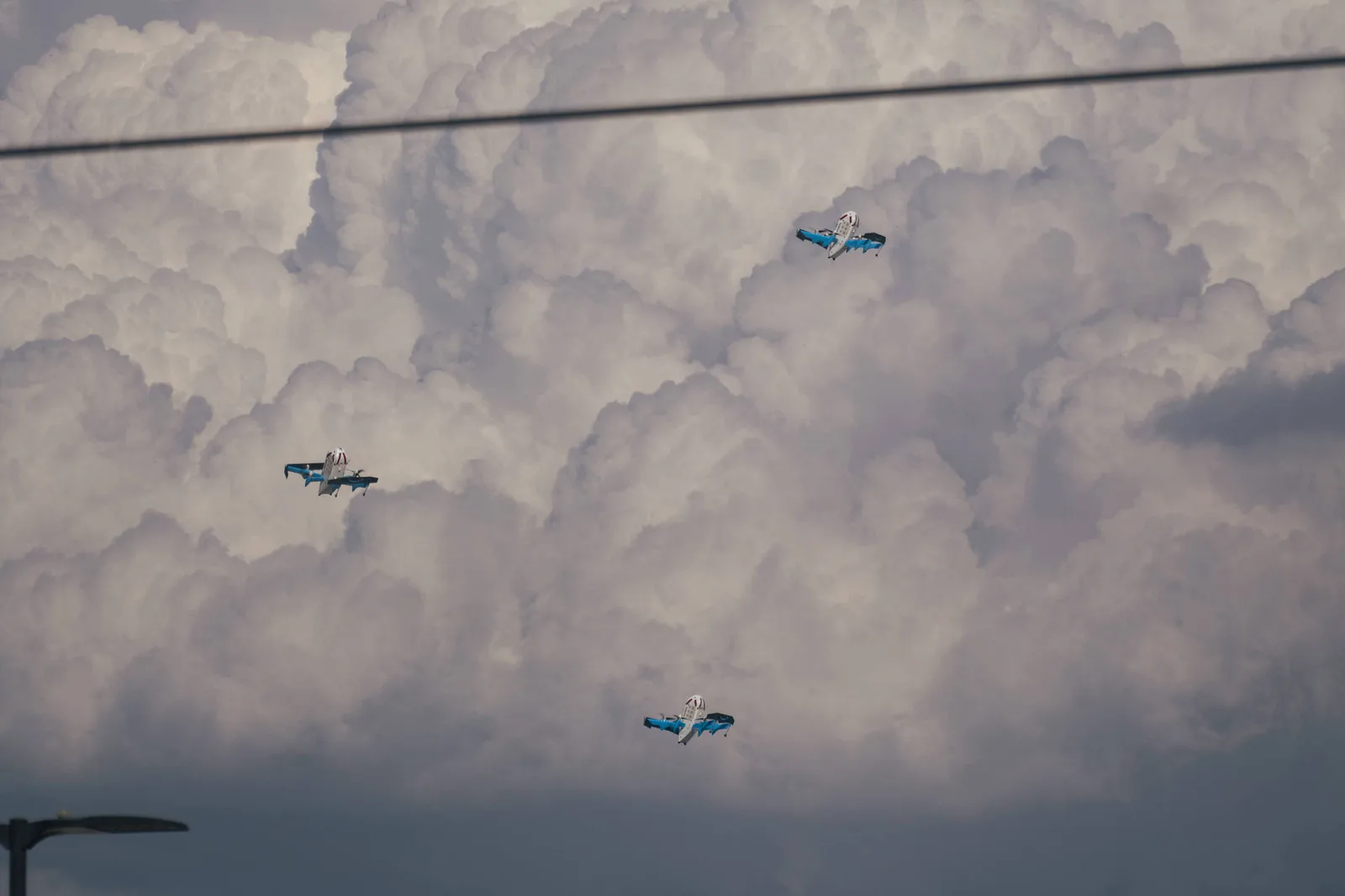 Drones da Amazon geram reclamações de barulho e privacidade no Texas