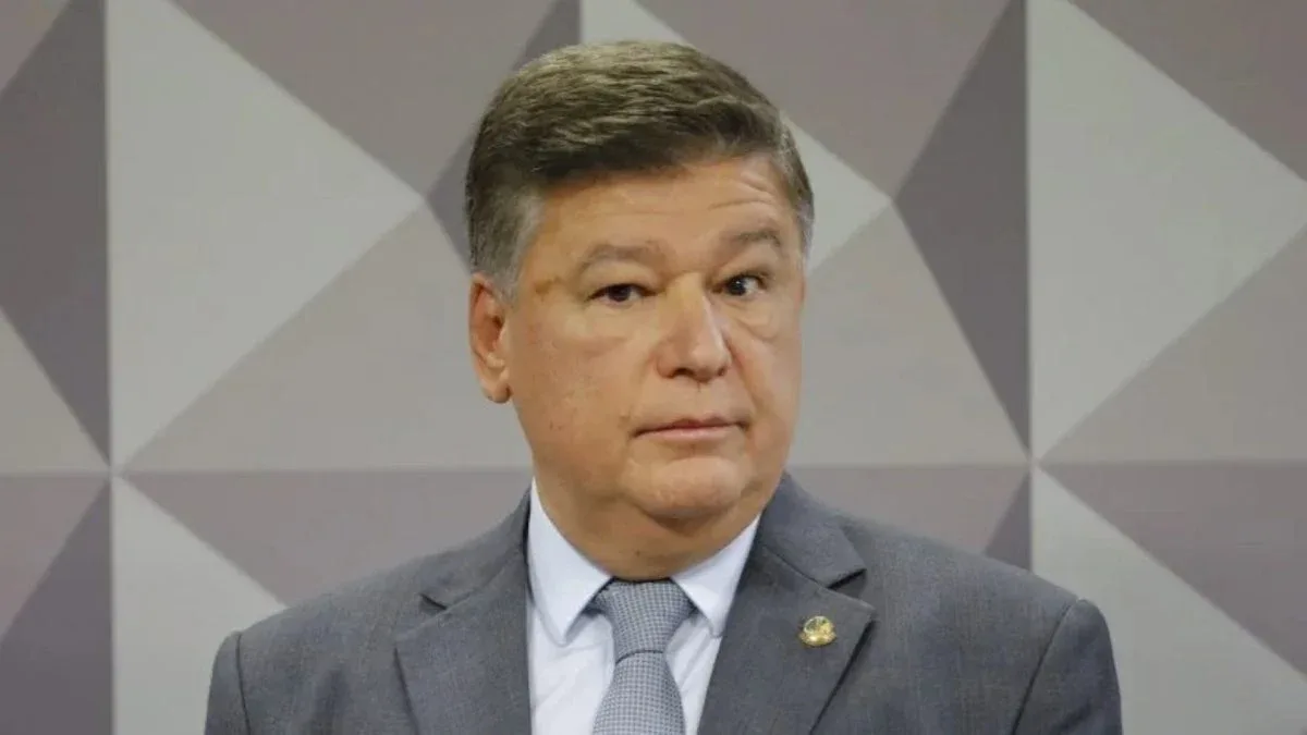 Senador pede prisão preventiva do diretor-geral da Polícia Federal