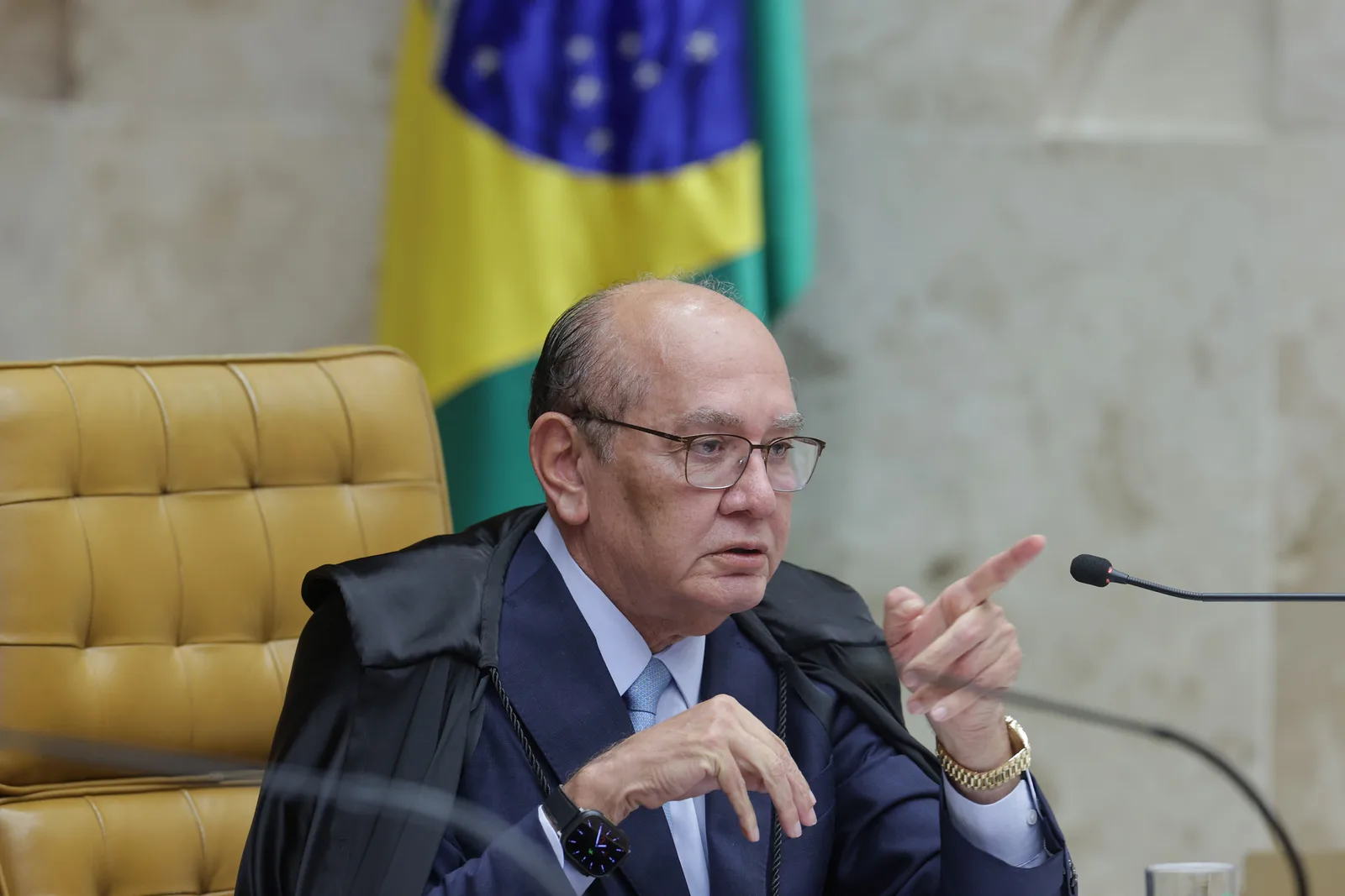 Gilmar Mendes pede decisão do plenário sobre afastamento do diretor da PF