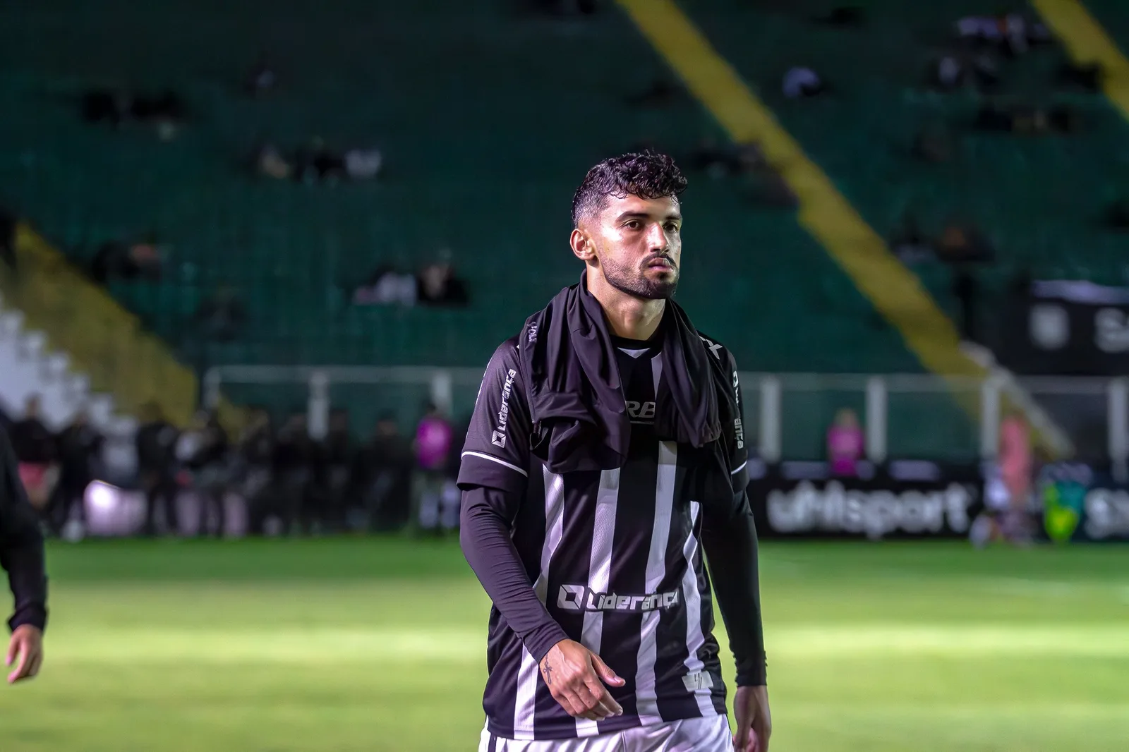 Figueirense pode improvisar na lateral esquerda contra o Barra pela Copa SC