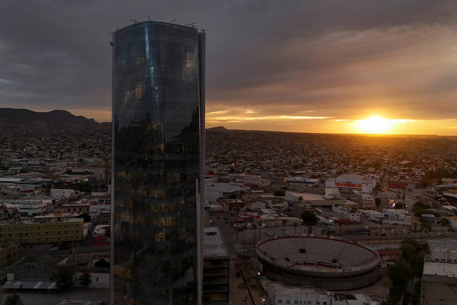 Torre Centinela amplia disputa sobre cooperação México-EUA contra cartéis