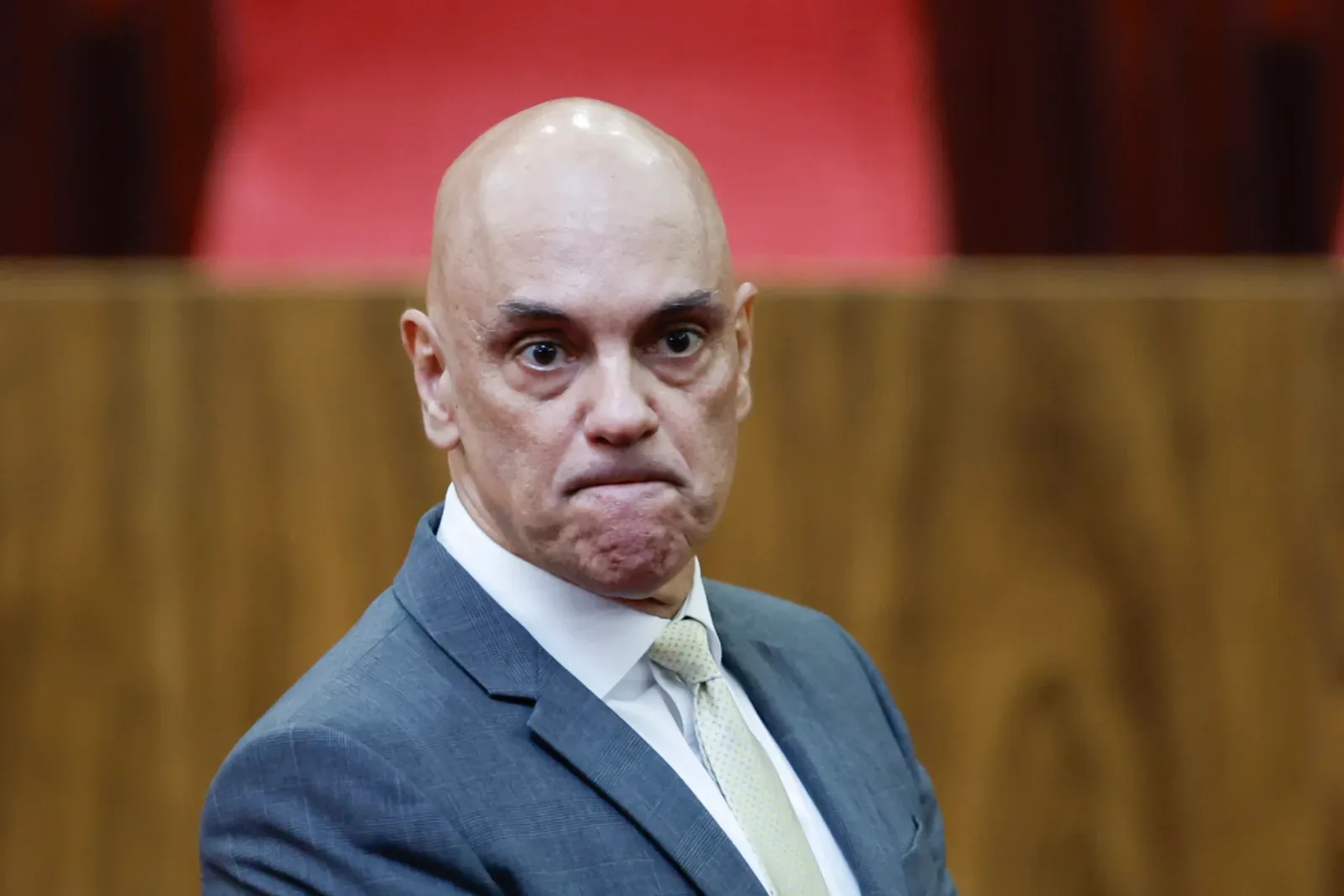 Fachin leva ao plenário decisão sobre investigação de Moraes; Zema convoca ato
