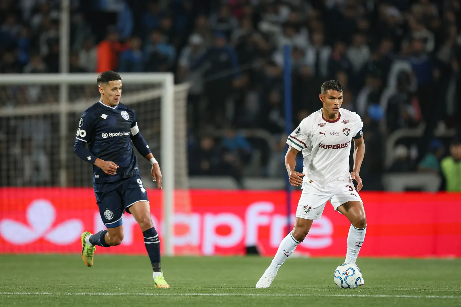 Fluminense fecha janela com Thiago Silva e Hulk, mas adia outras contratações