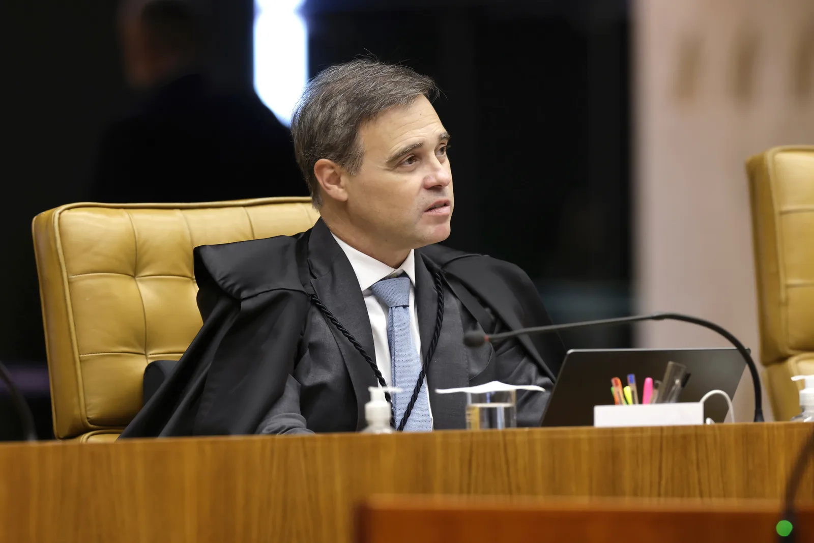 Decisão de André Mendonça alcança publicações sobre boato envolvendo Flávio Bolsonaro