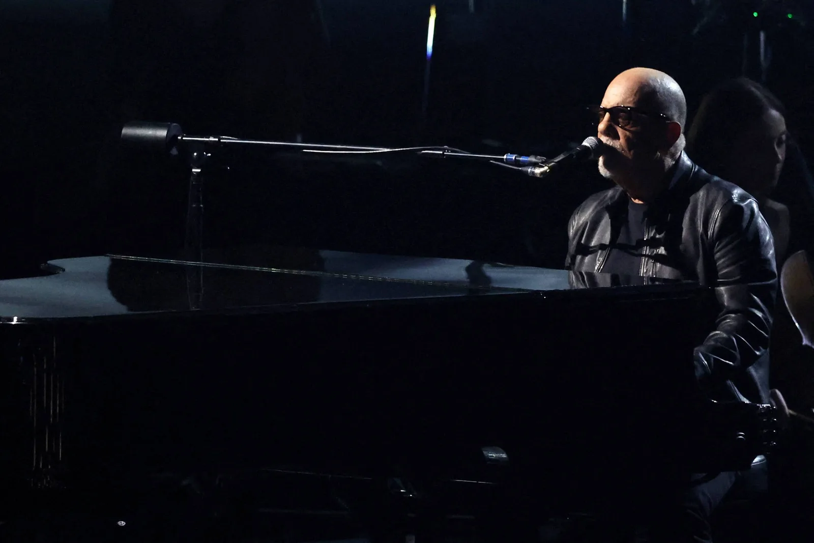 Billy Joel diz que sintomas de equilíbrio e memória melhoraram após procedimento