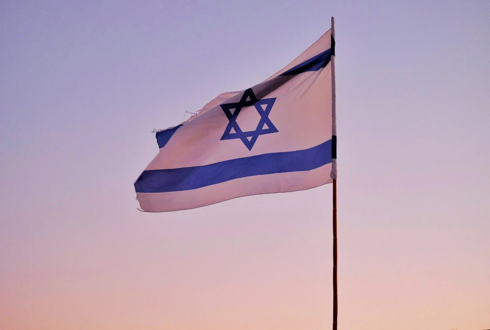 Israel anuncia novas medidas contra o Reino Unido após sanções a assentamentos