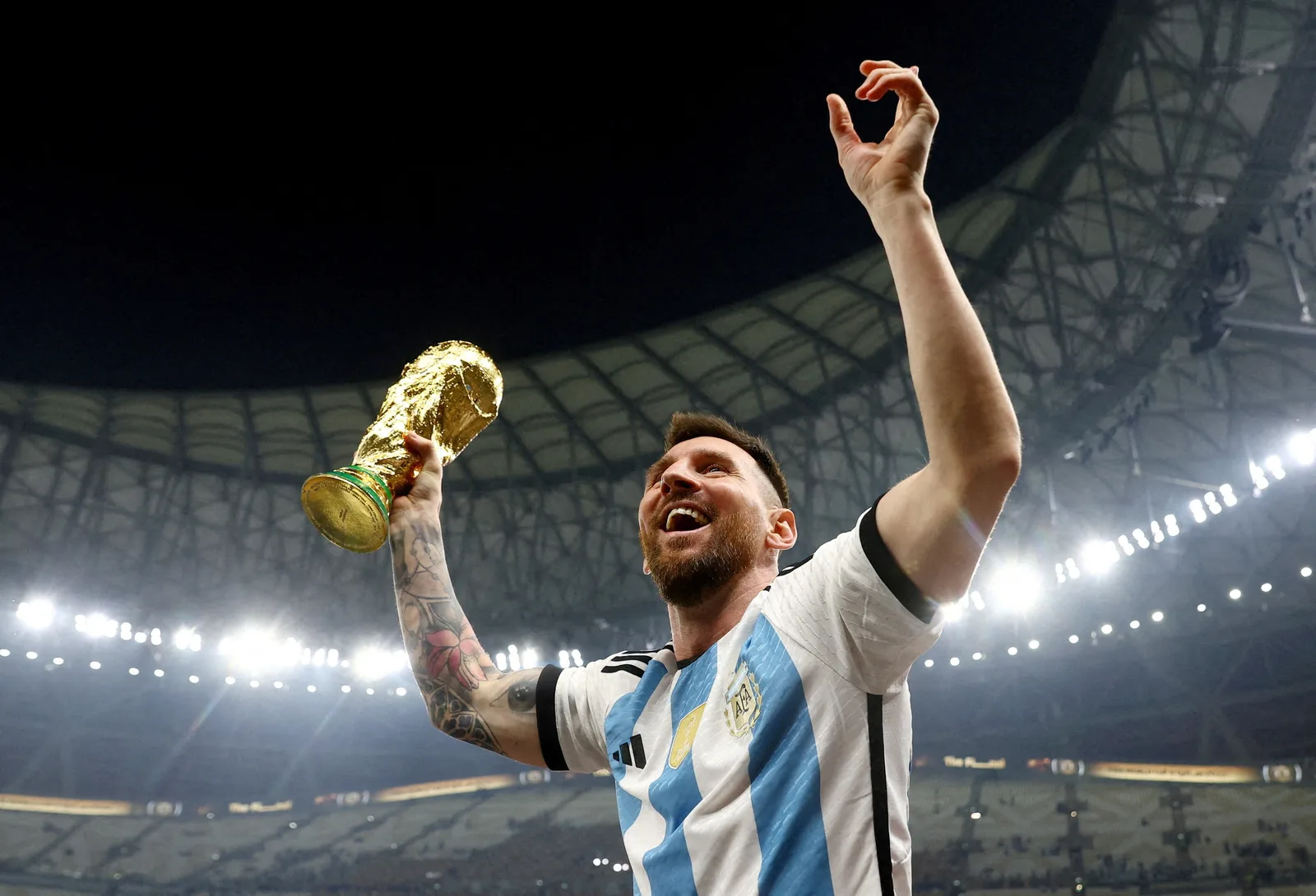 Cuti Romero será o novo capitão da Argentina após despedida de Messi