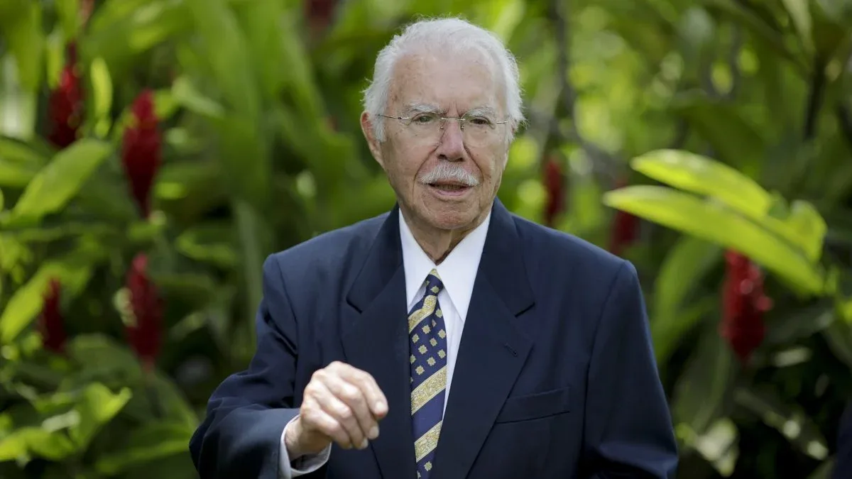 José Sarney apresenta boa evolução após cirurgia e aguarda alta em São Luís
