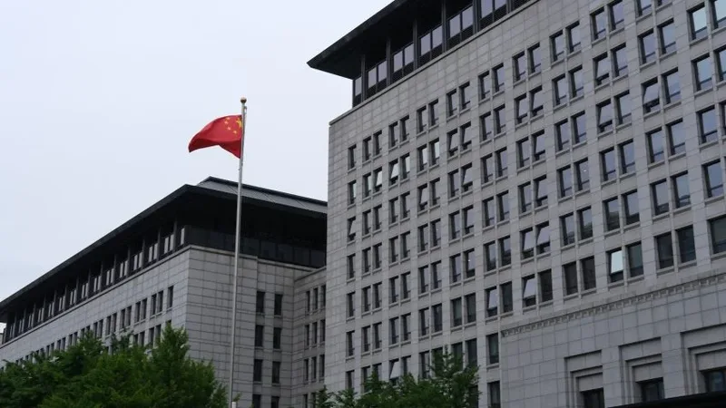 Pequim ameaça reagir a tarifas americanas antes de encontro entre líderes