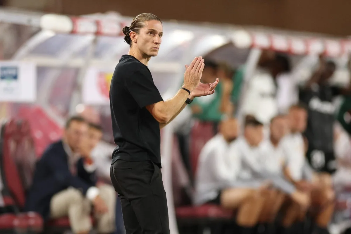 Paris Brunner ganha espaço no Monaco e recebe elogios de Filipe Luís