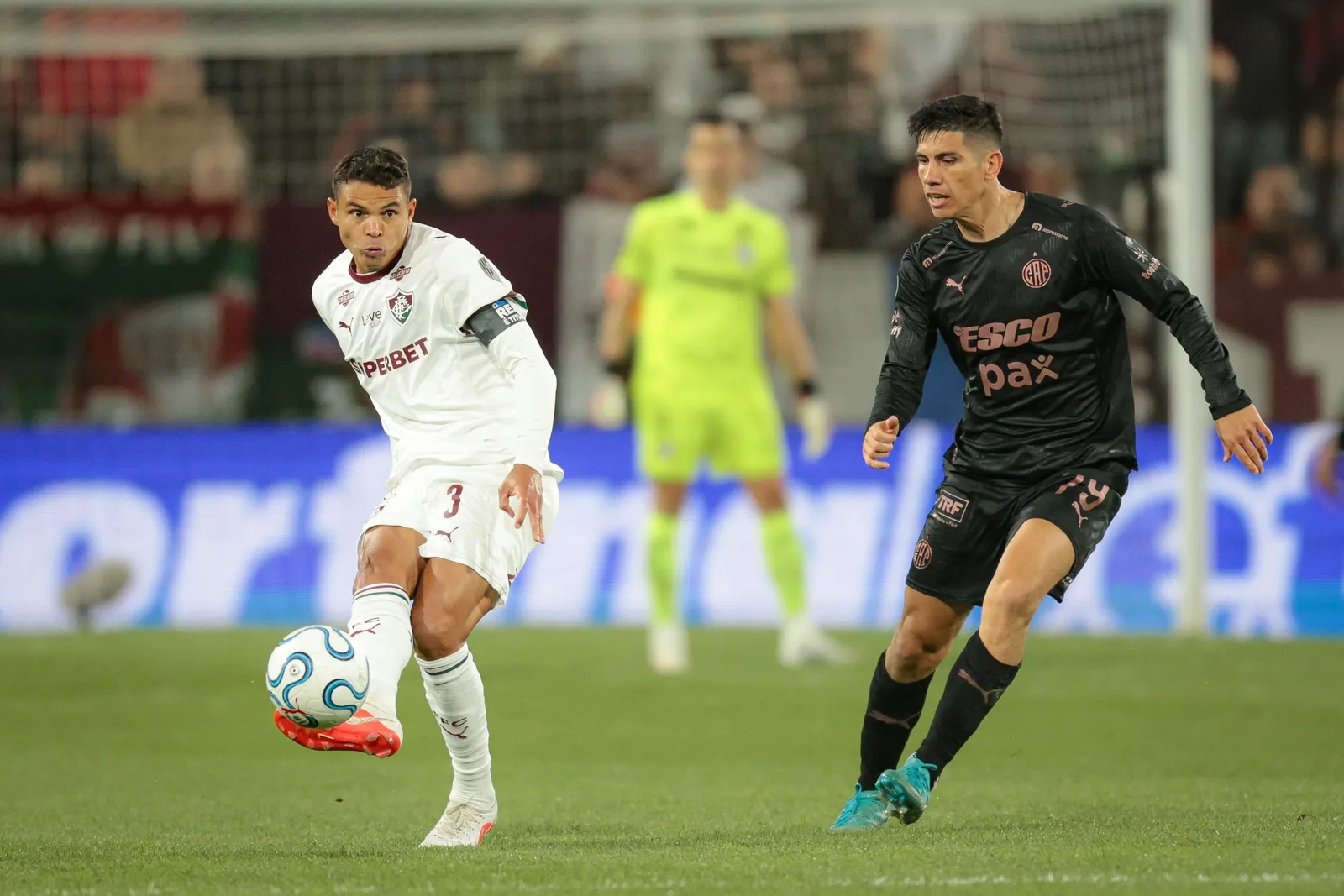 Canobbio marca, Fábio defende e Fluminense avança na Libertadores