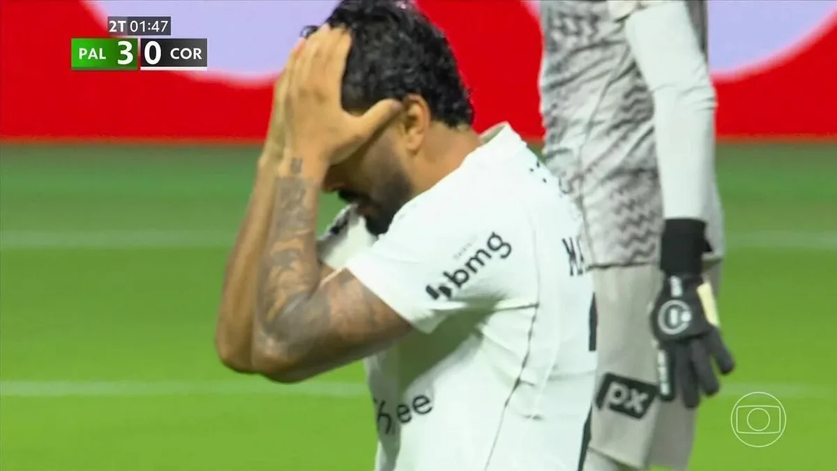 Palmeiras goleia Corinthians e publica provocação nas redes sociais
