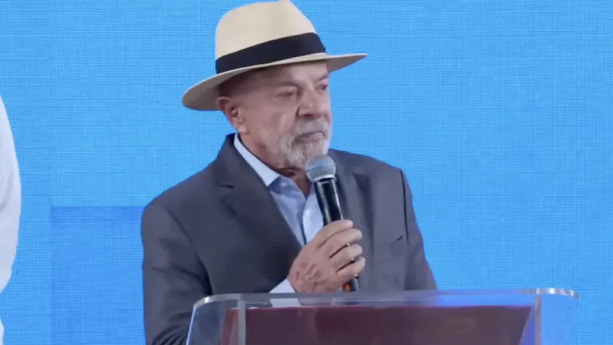 Lula critica gestão de Pazuello na Saúde durante pandemia