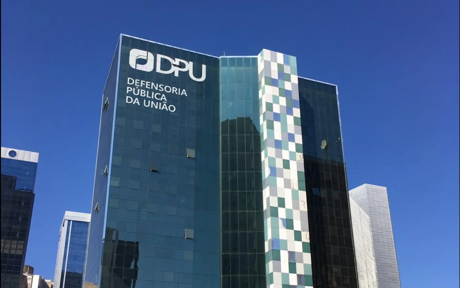 Lula sanciona fundo da DPU, mas veta doações privadas e vigência imediata