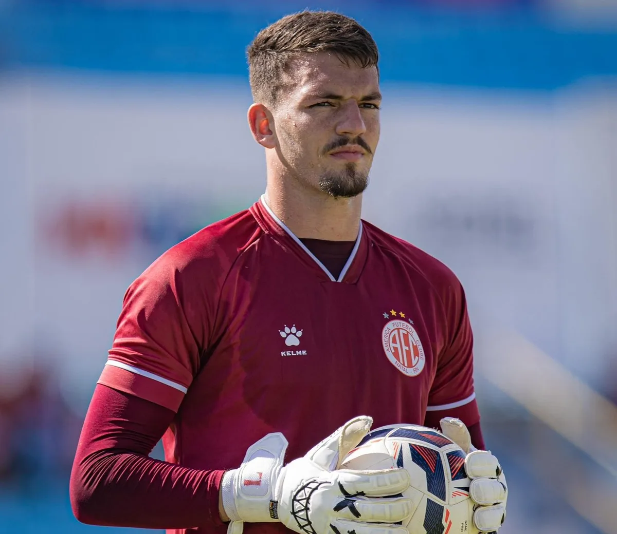 Lucão chega ao Serra Branca após títulos pelo América-RN