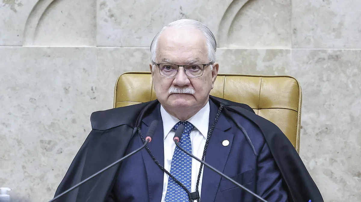 Fachin retira Moraes de inquérito e agenda análise sobre possível investigação