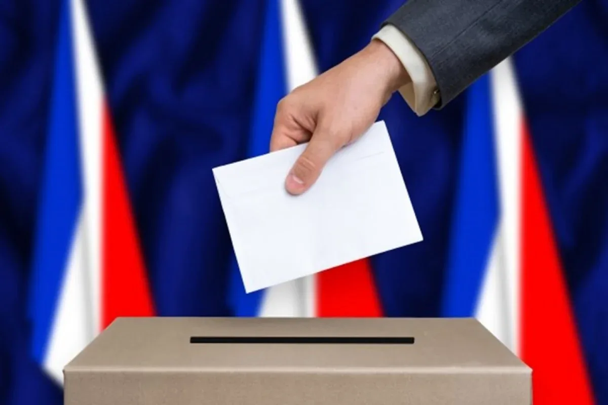 RN chega a 14 cadeiras e forma grupo no Senado francês