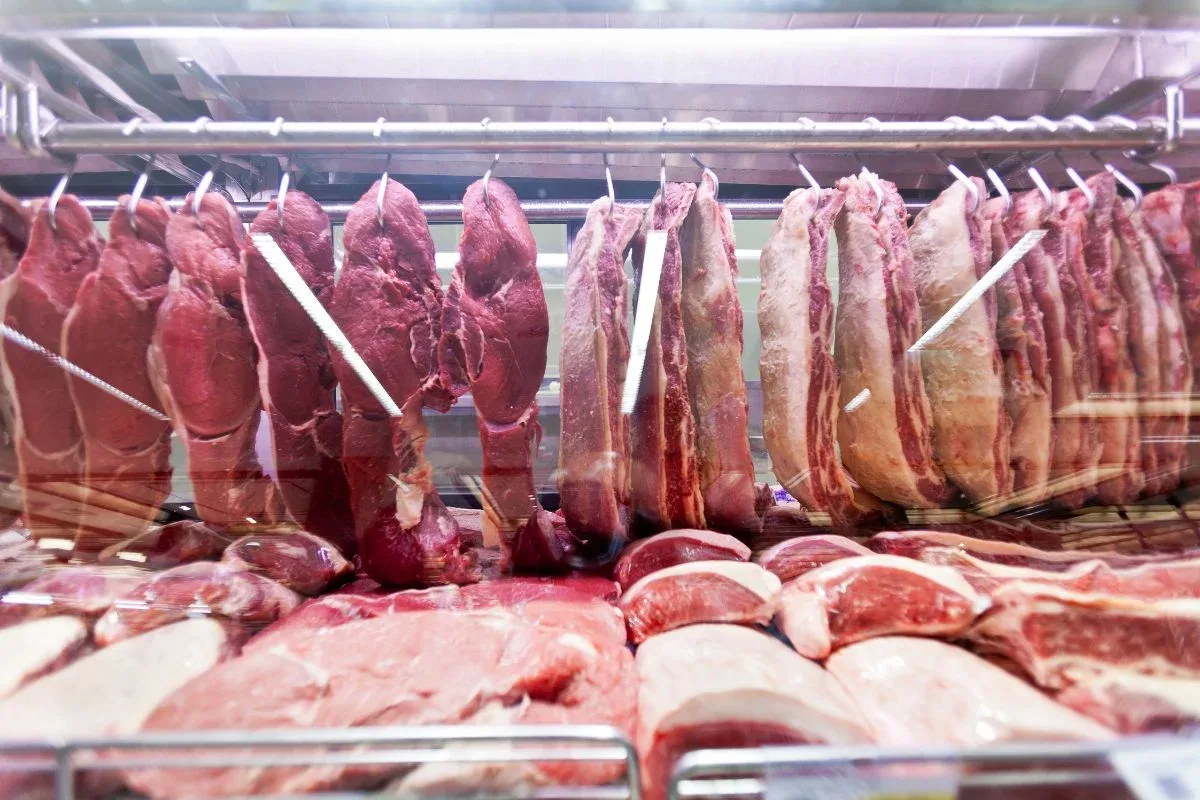 China aplica tarifa de 67% sobre carne brasileira após limite de importação