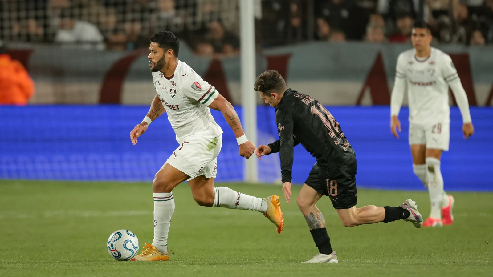 Hulk mira título inédito após contribuir para avanço do Fluminense