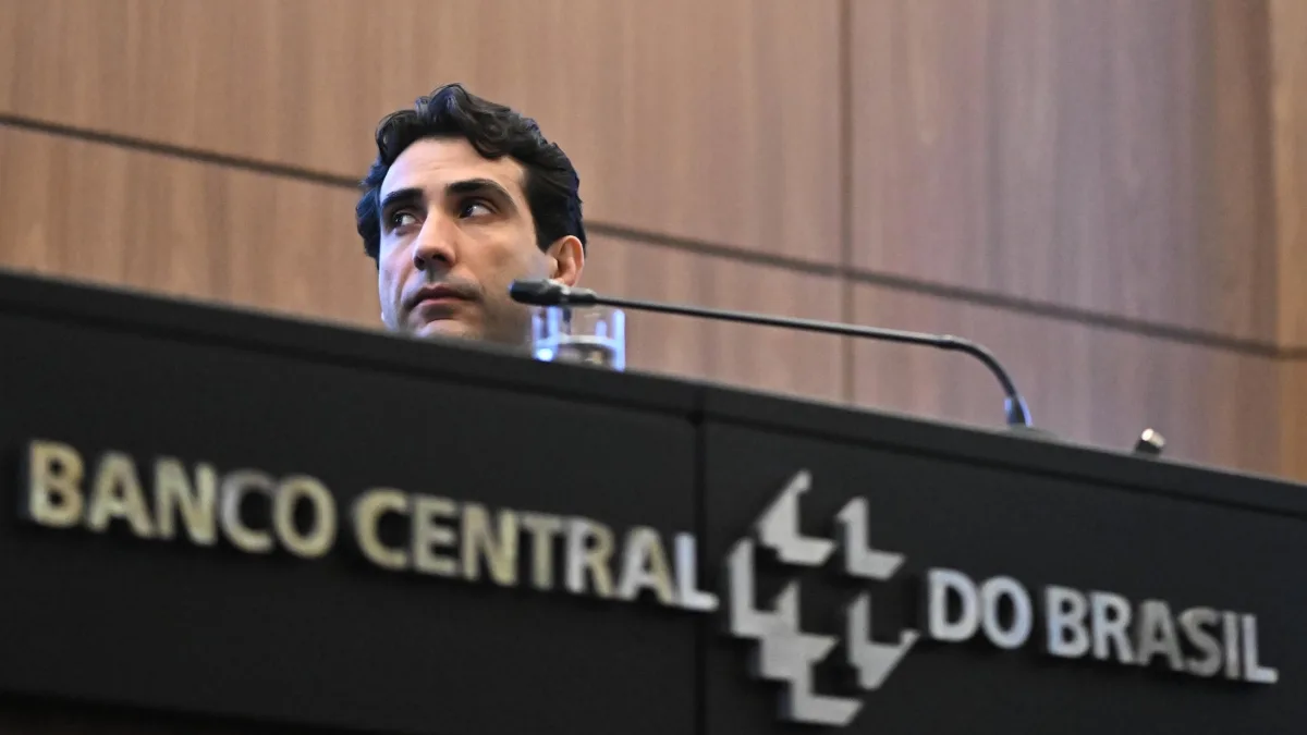Banco Central avalia barreiras para conter crédito agressivo e predatório