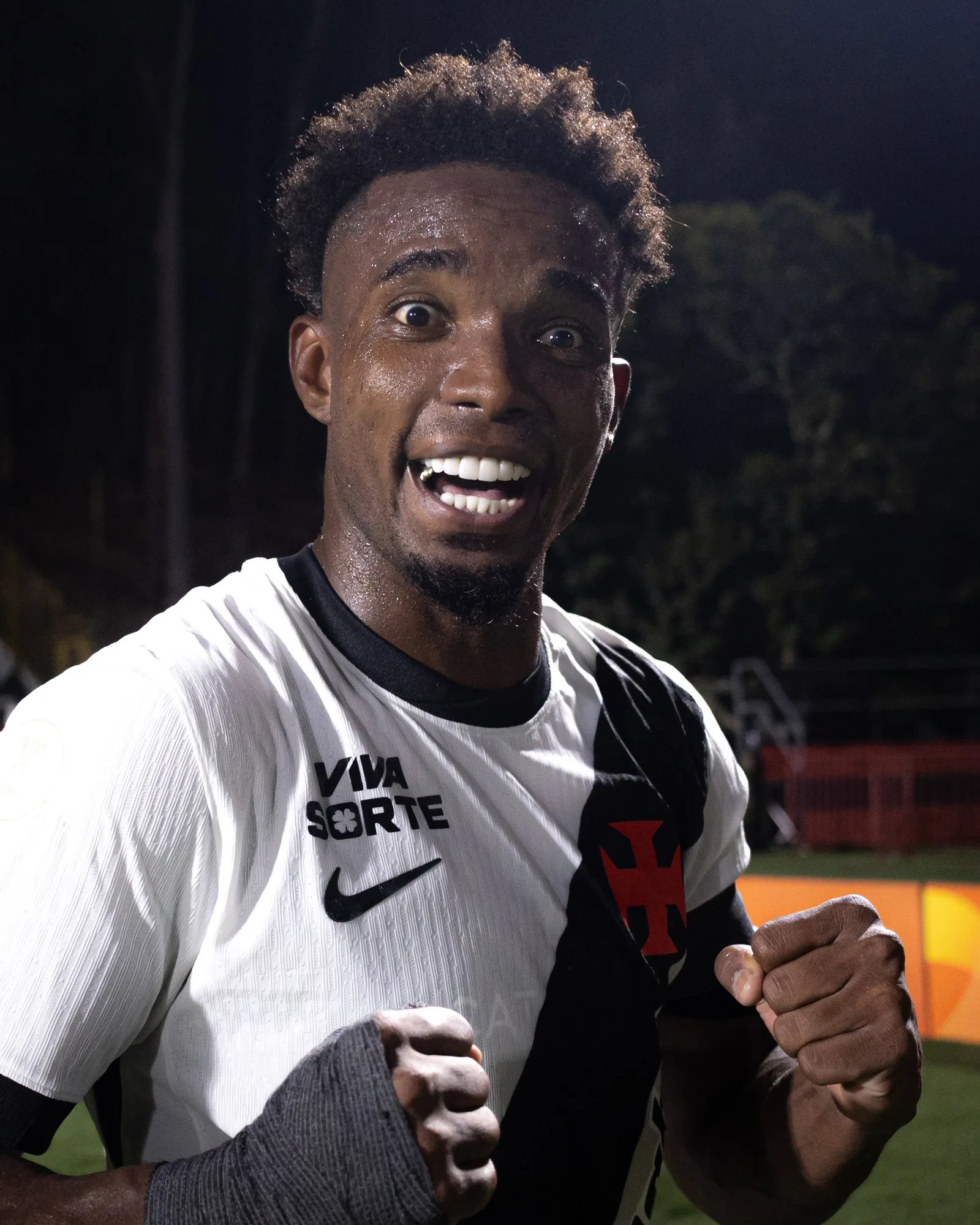 Thiago Mendes cita atitude do Vitória após Vasco avançar na Copa do Brasil