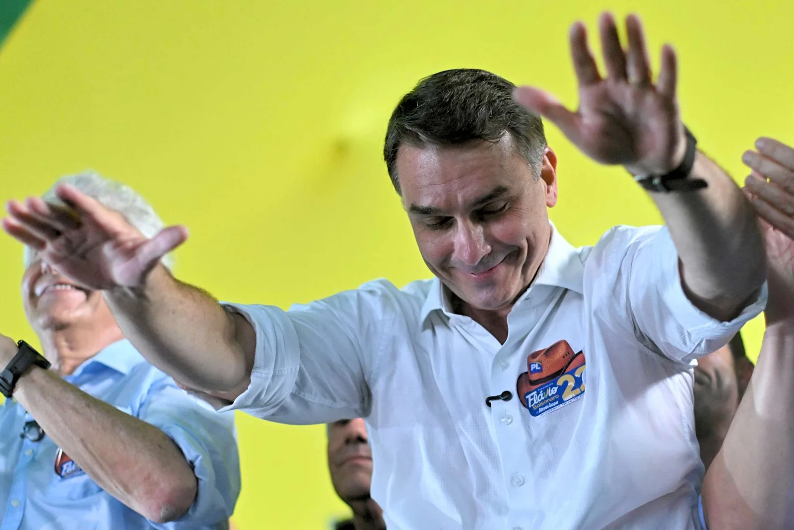 Calendário e regras atuais limitam revisão prometida por Flávio Bolsonaro