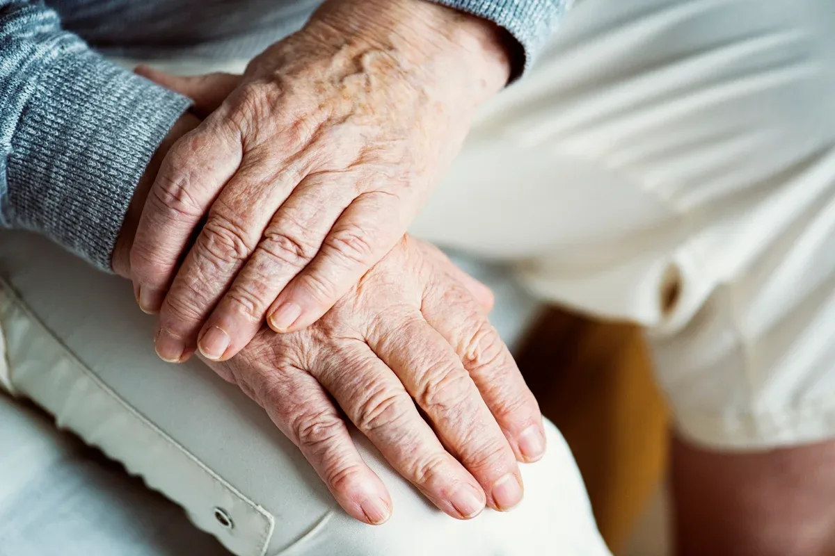 FDA aprova tavapadon para adultos com doença de Parkinson