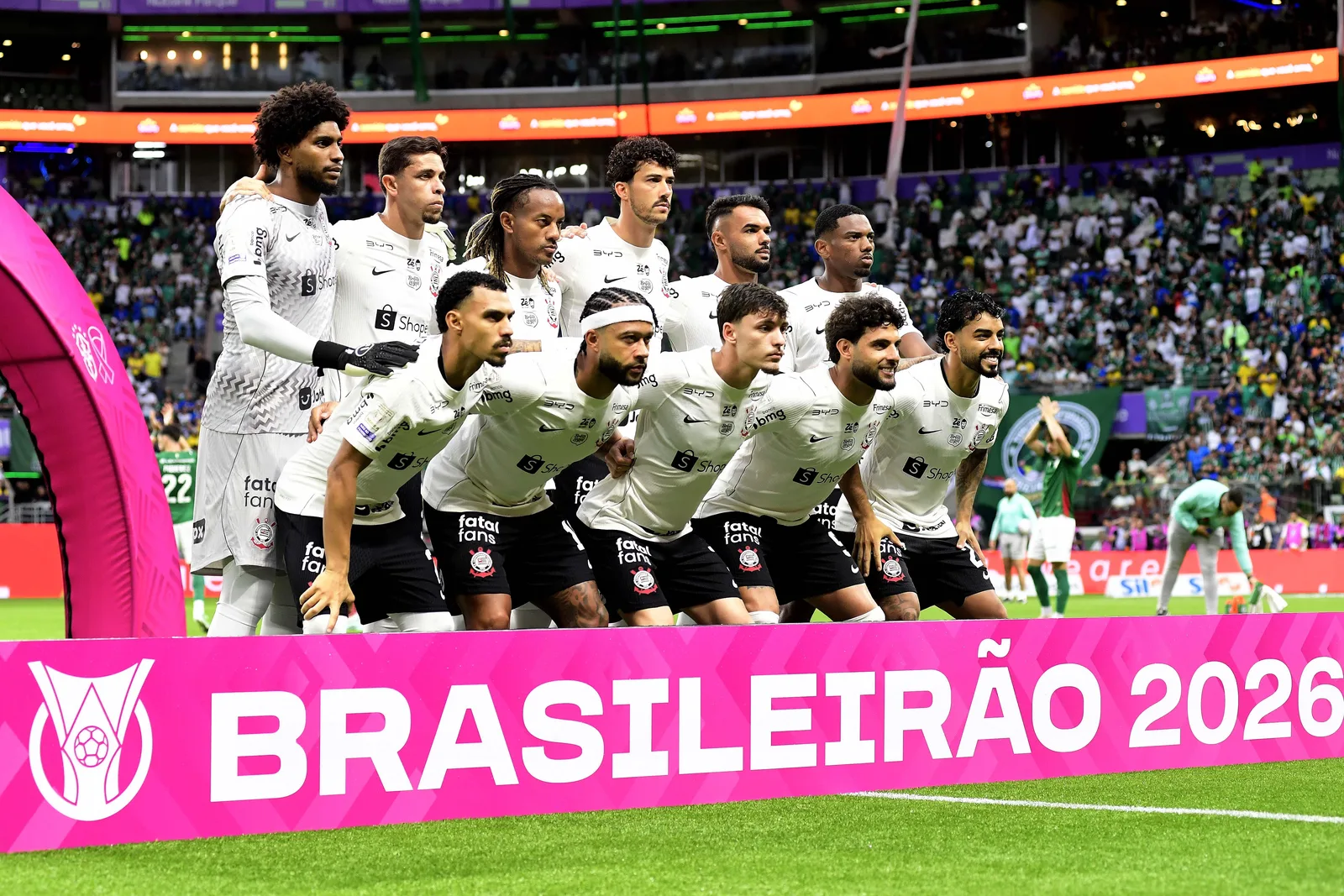 Gol contra e falhas defensivas marcam avaliação do Corinthians no Dérbi