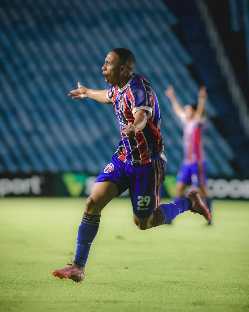 Maranhão tenta manter Felipe Cruz e busca outro atacante para 2027