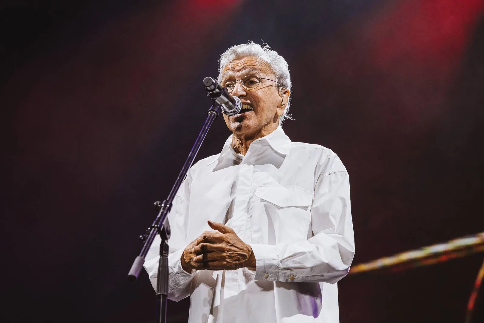 Justiça manda retirar vídeo com acusações contra Caetano Veloso