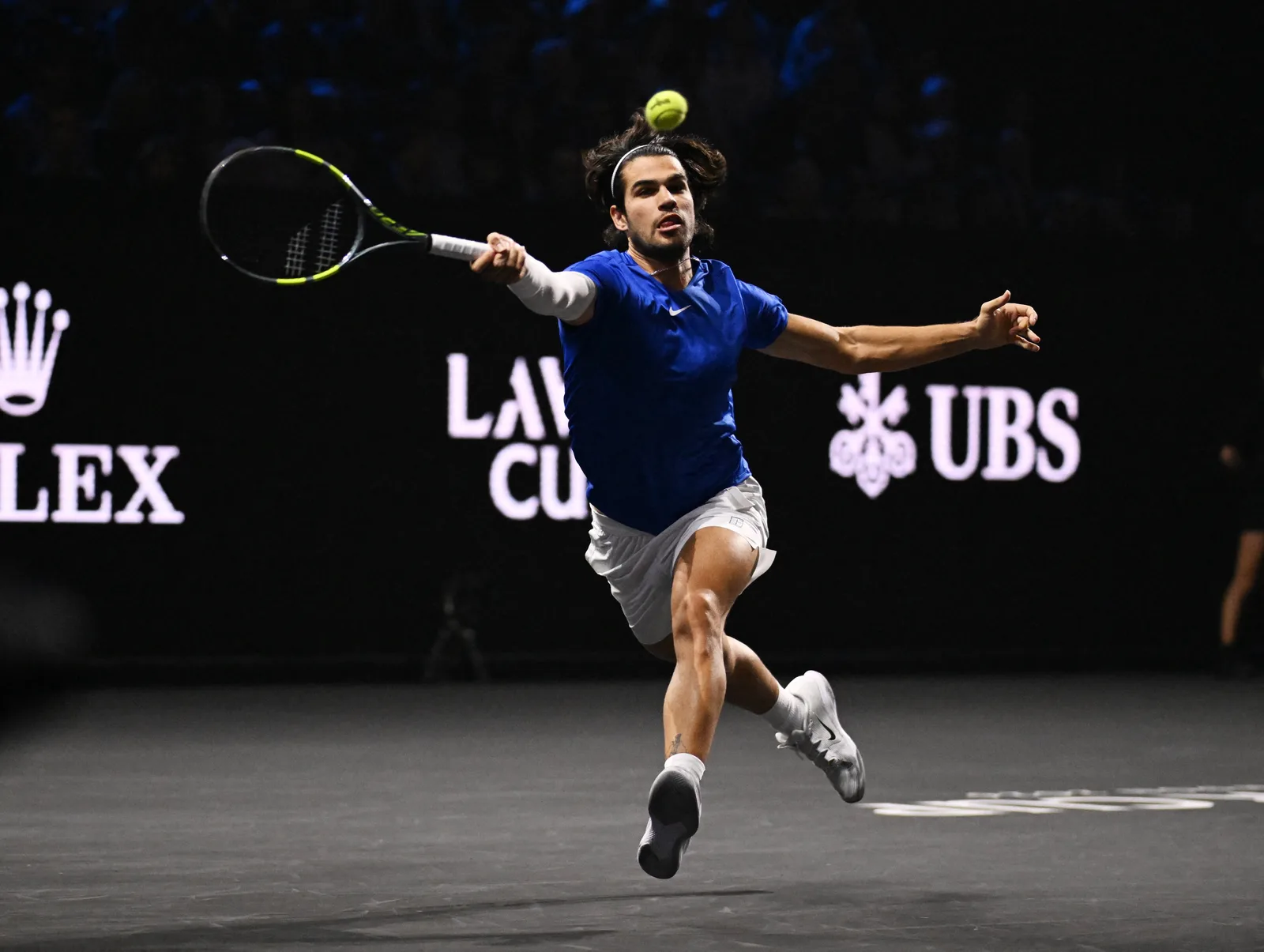 Alcaraz derrota Fritz em estreia de simples na Laver Cup