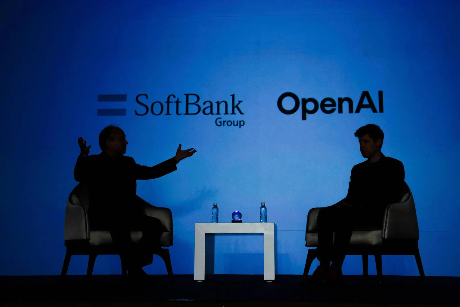 SoftBank prepara emissão bilionária para financiar aporte na OpenAI