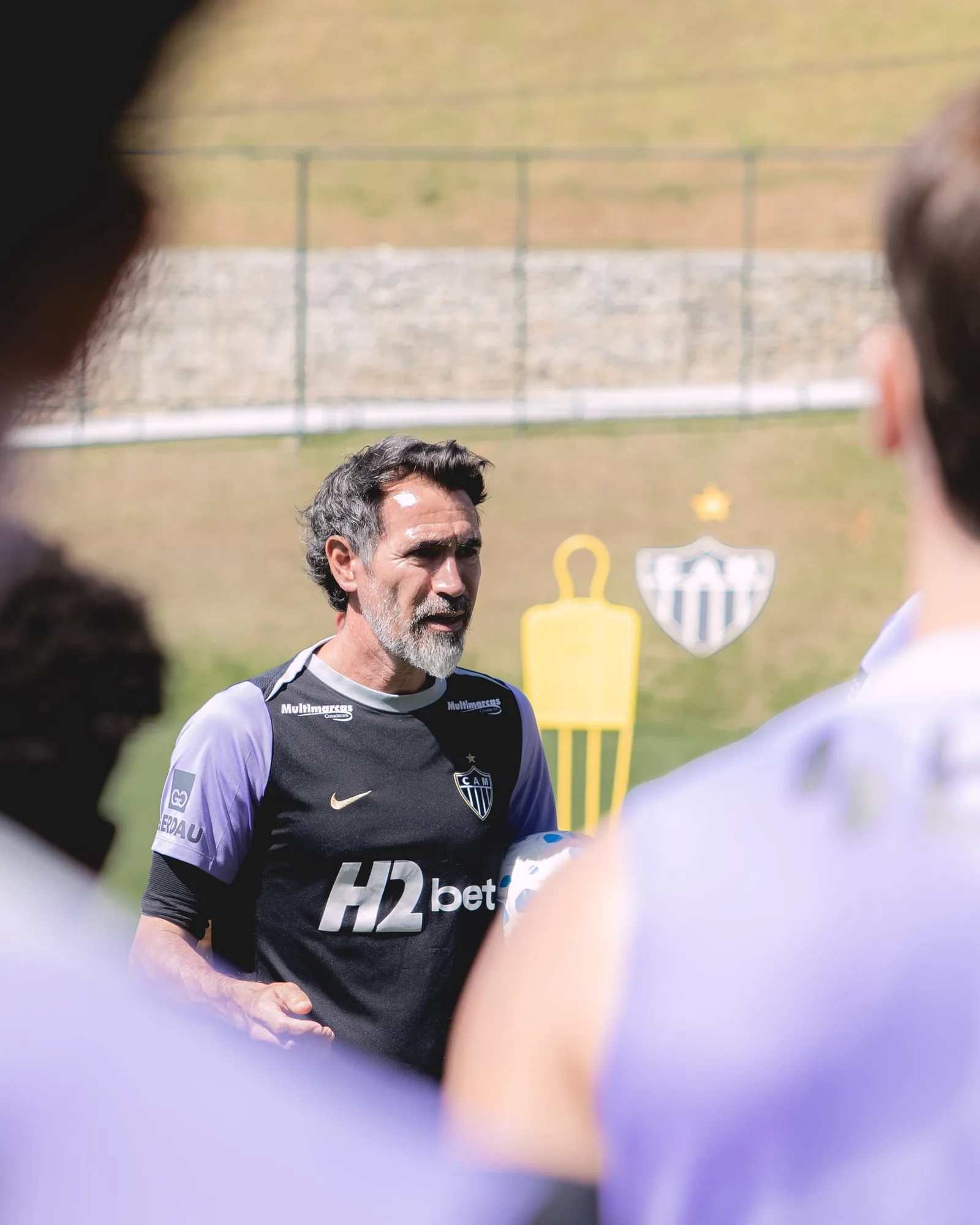 Domínguez espera contar com Lyanco e Maycon contra o Santos