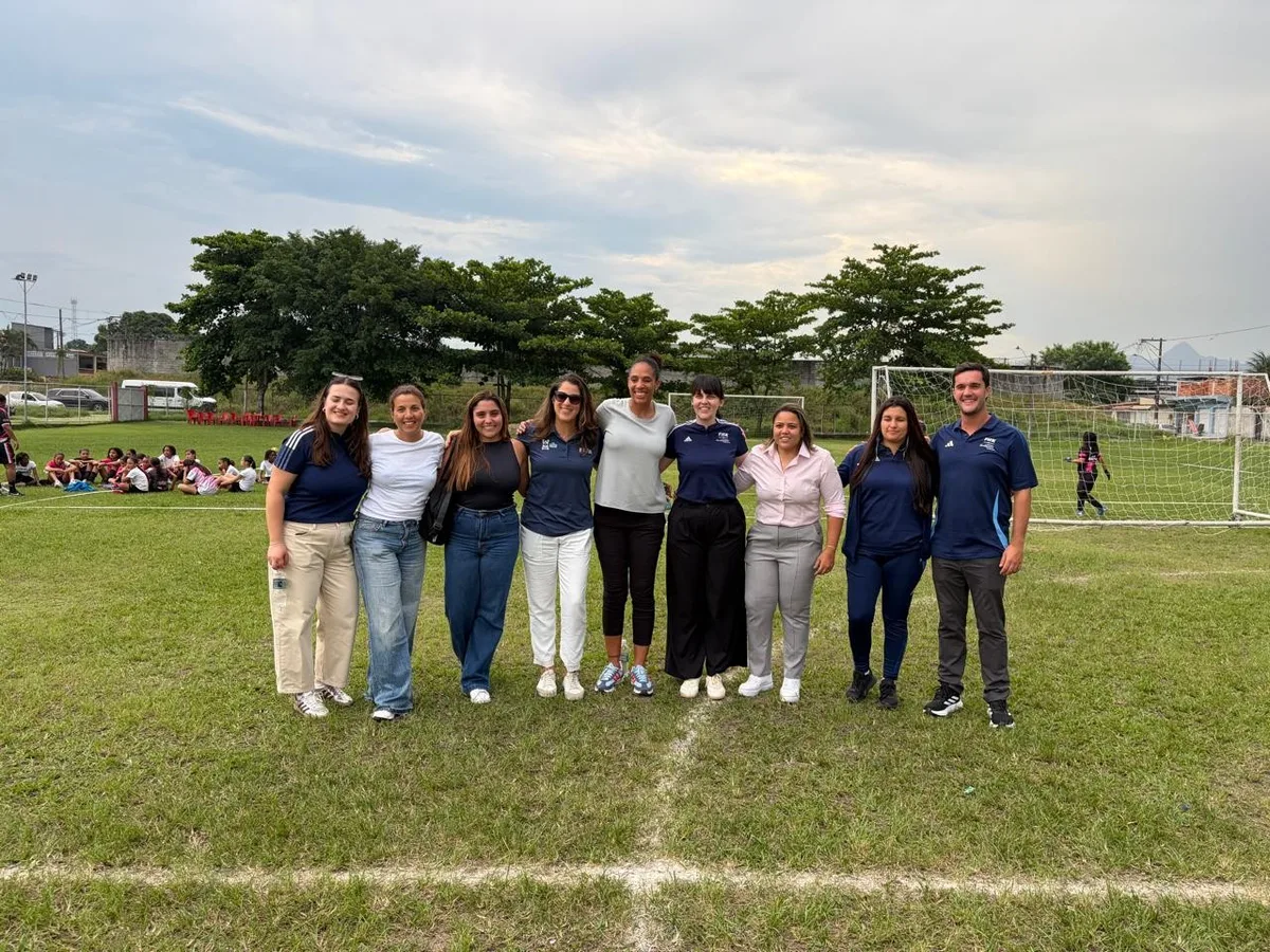 Projeto em Duque de Caxias reúne 80 meninas e entra no plano da Fifa para o futebol feminino