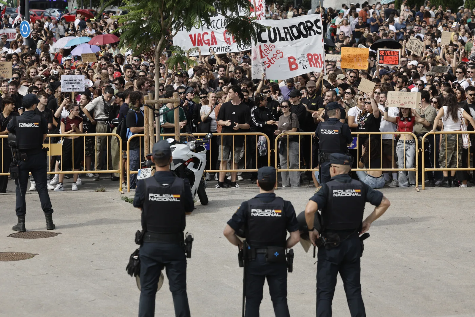 Protestos por moradia pressionam Sánchez e reacendem debate sobre eleições na Espanha