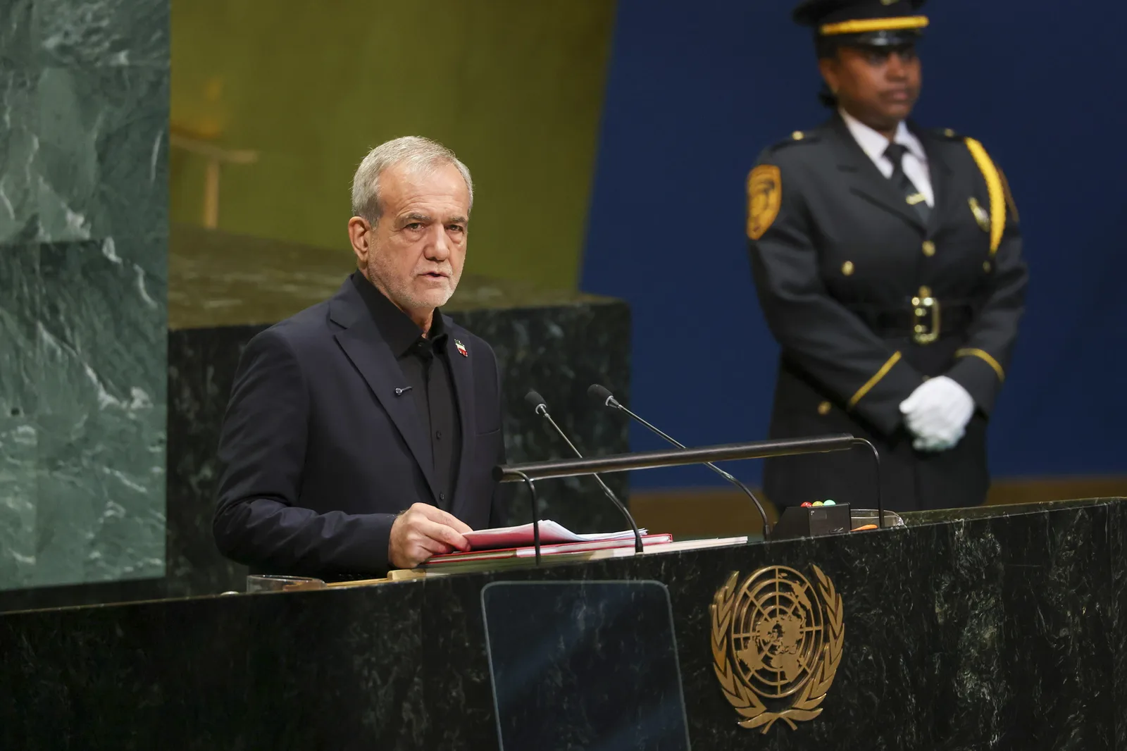 Irã acusa EUA e Israel de terrorismo, e representante americano deixa plenário da ONU