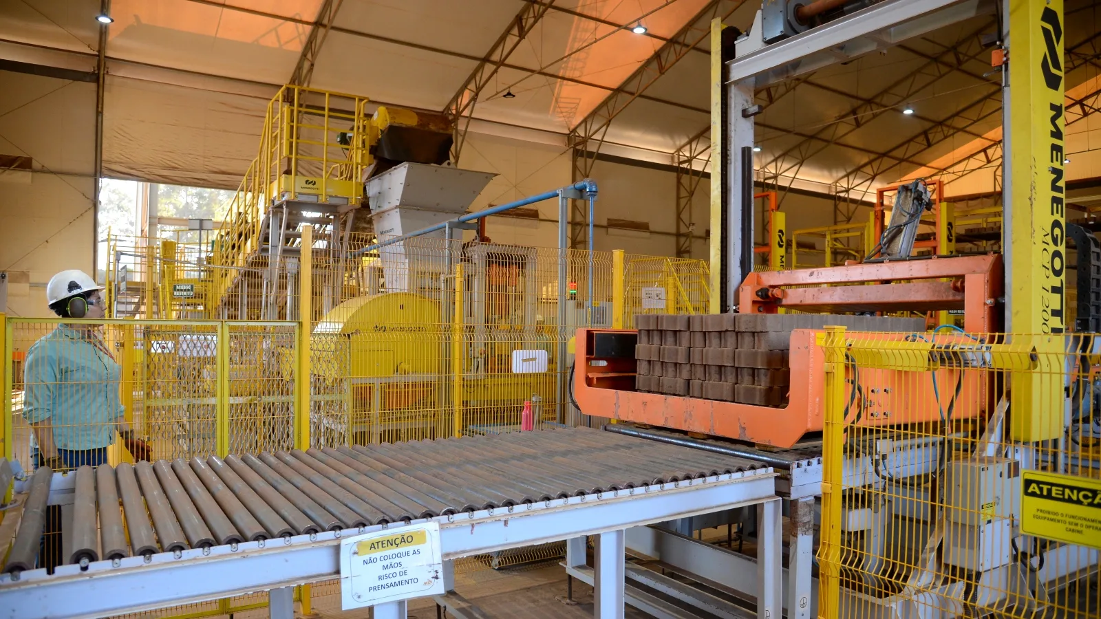 Expectativas melhoram, mas confiança industrial segue abaixo do otimismo