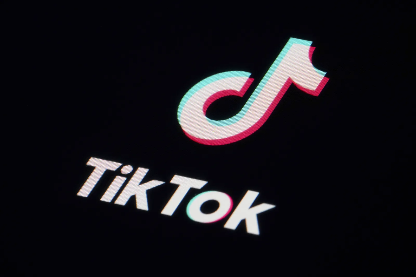Tribunal de Tóquio reconhece proteção legal para voz humana após ação contra TikTok