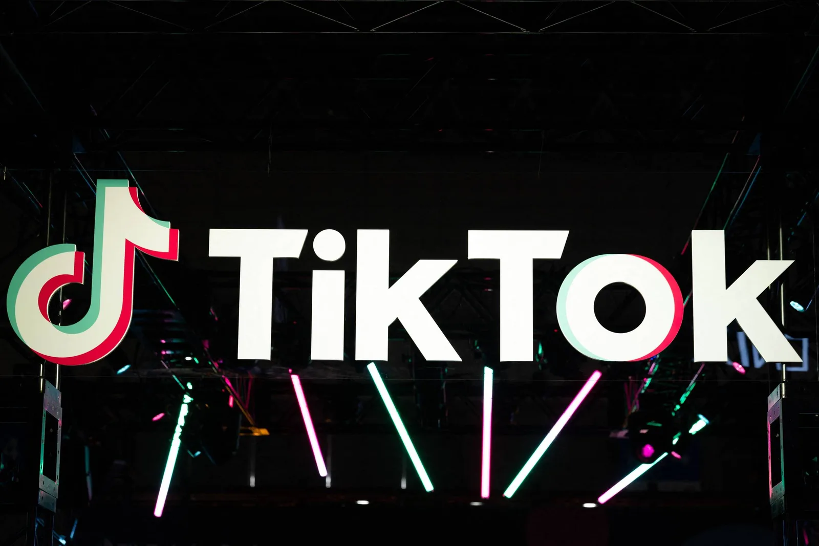 Alabama leva TikTok a julgamento por impactos na saúde mental de jovens
