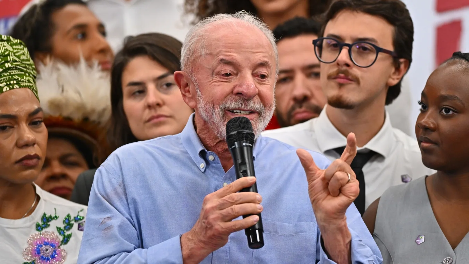 Lula cobra votação da PEC da Segurança e desafia Flávio sobre escala 6x1