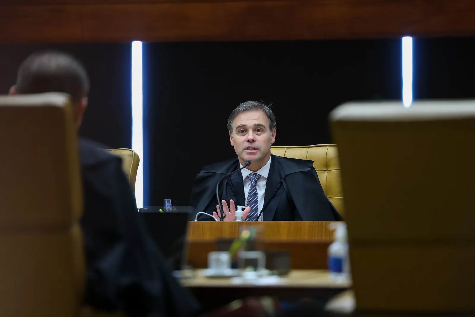 Carta cobra abertura de investigação do caso Master a André Mendonça