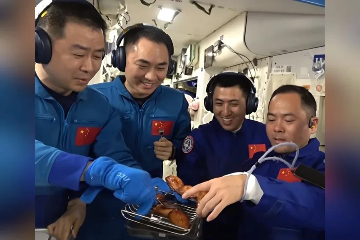 China instala forno de ar quente para preparar alimentos em órbita