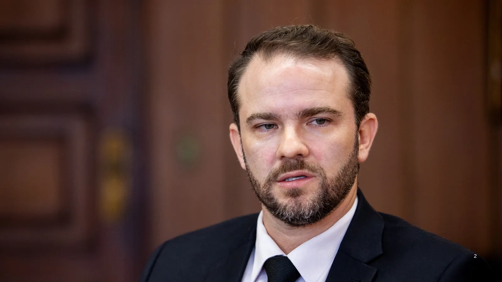 Mercado sobe após primeiro turno, mas ministro questiona promessas de Flávio