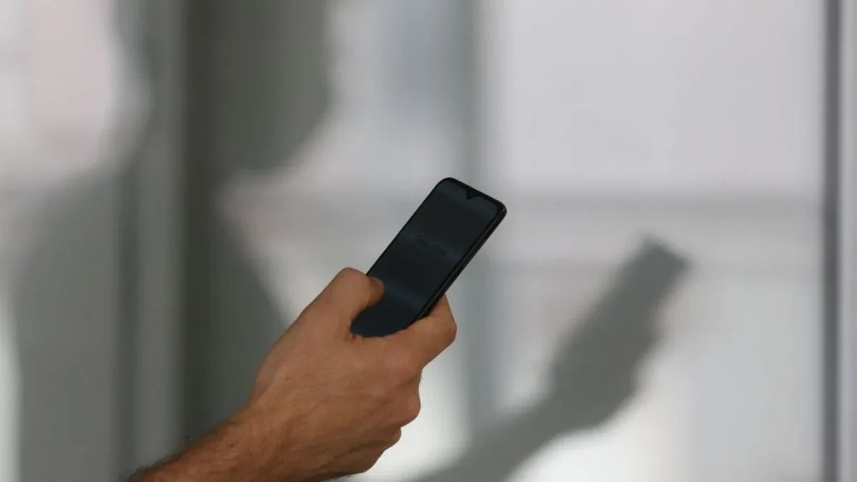 Frank Mobile investiga quatro núcleos ligados ao comércio ilegal de celulares