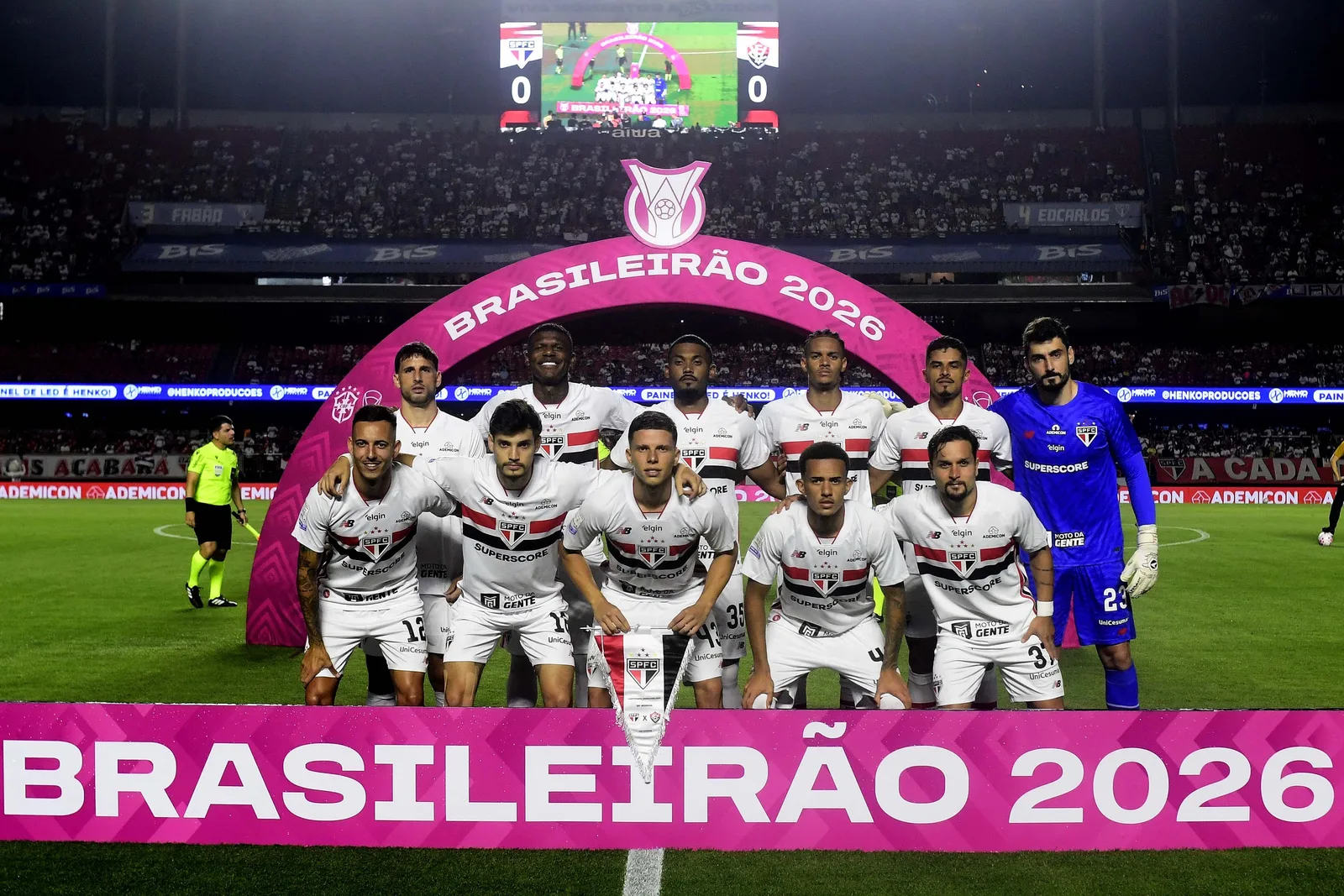 Calleri faz dois gols, e Lucas Moura participa da vitória do São Paulo