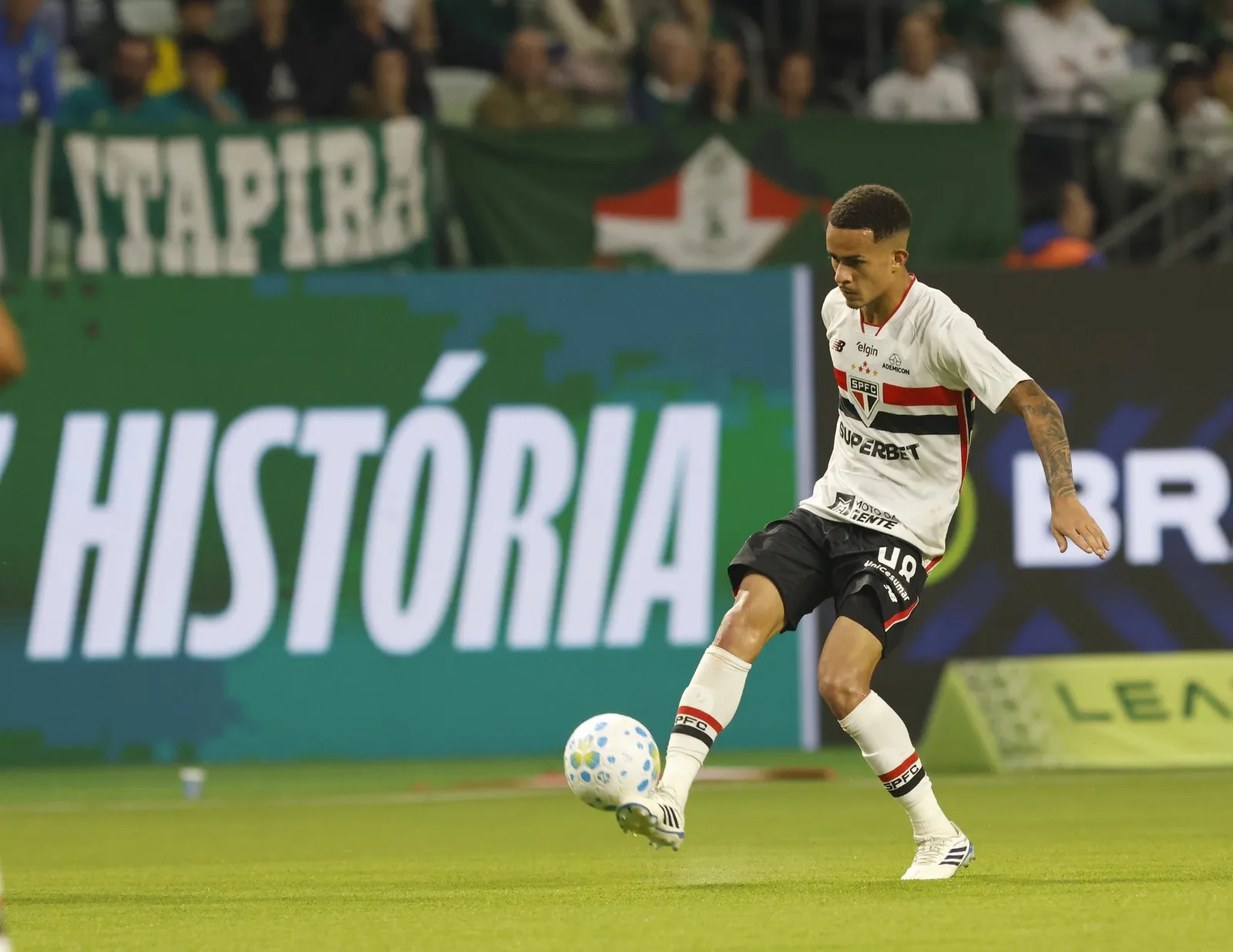 Dorival vê Djhordney pronto para ganhar espaço no São Paulo